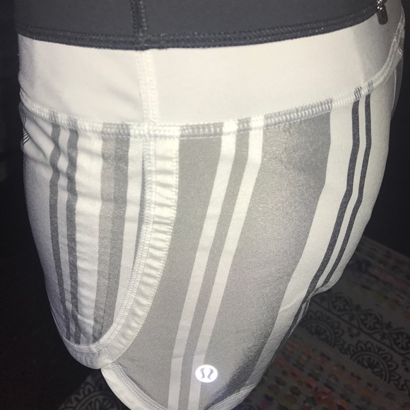 SOLD NWOT Lululemon Striped Shorts Size 2 - Picture 6 of 6